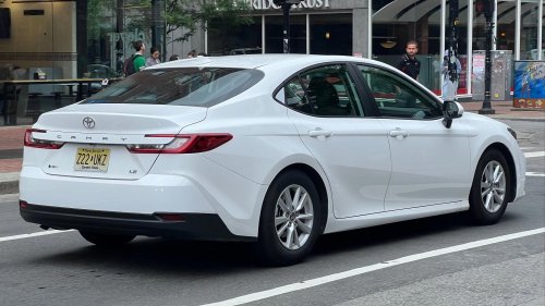 10 cars that are horrendously boring to drive & 10 that are super fun