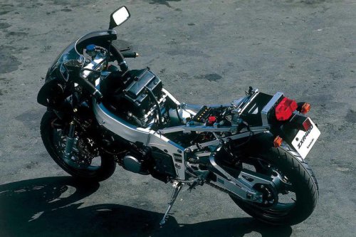 カワサキ「ZXR400（ZX400H）」（1989年）｜活き活きと回るエンジンにハードな足まわりを組み合わせレプリカ度を高めて登場