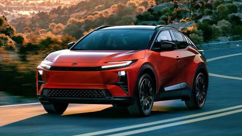 トヨタ、EV減速でも後退せず! 小型C-HR電気自動車で正面突破