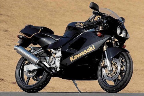 カワサキ「ZXR250（ZX250A）」（1989年）｜レプリカ分野の遅れを帳消しにするべく先進的かつ意欲的な技術をフル搭載