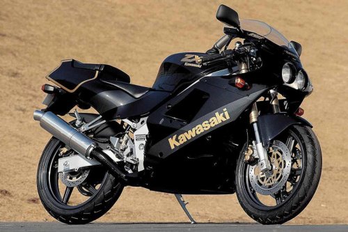カワサキ「ZXR250（ZX250A）」（1989年）｜レプリカ分野の遅れを帳消しにするべく先進的かつ意欲的な技術をフル搭載