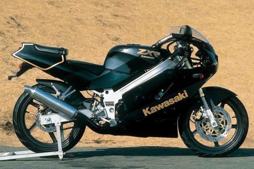 カワサキ「ZXR250（ZX250A）」（1989年）｜レプリカ分野の遅れを帳消しにするべく先進的かつ意欲的な技術をフル搭載