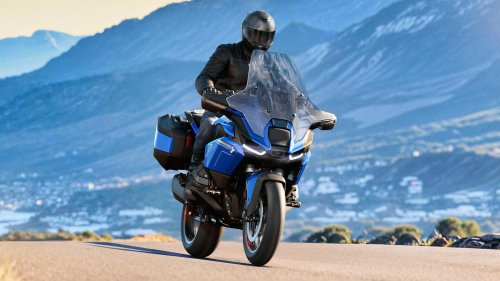The R 1300 RT: A luxury tourer that's easy to ride and trust