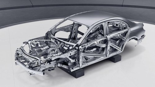 Robó un coche y le cambió la matrícula, pero la policía de Madrid lo descubrió por este detalle que pocos conocen: puede salvar tu vehículo