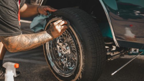 10 reasons drivers prefer professional car washes &amp; 10 reasons they hate them