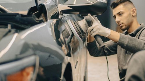 10 reasons drivers prefer professional car washes & 10 reasons they hate them