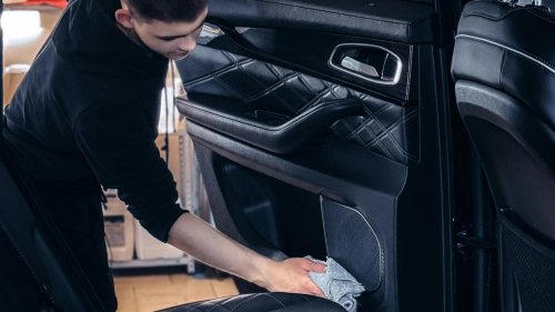 10 reasons drivers prefer professional car washes & 10 reasons they hate them