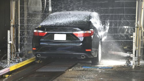 10 reasons drivers prefer professional car washes &amp; 10 reasons they hate them