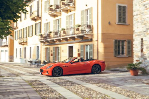 外車オープンカーおすすめ21選。2人乗り・4人乗りの高級オープンカーを紹介