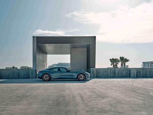 Al volante del Karma Revero: se sigue sintiendo especial