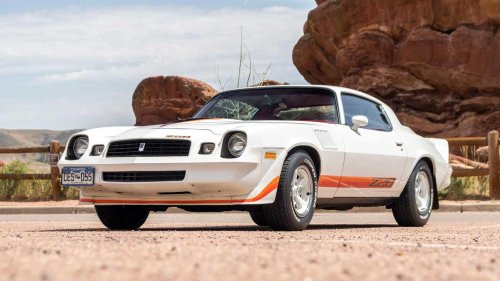 Chevy sports cars: performance, pricing, &amp; fuel economy