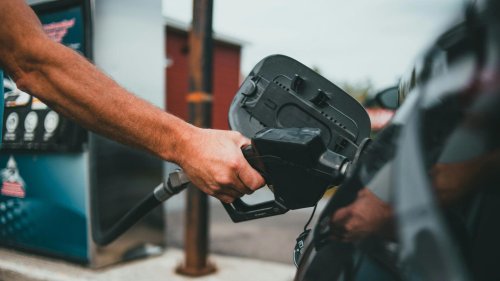 10 signs you’re spending too much on gas & 10 ways to save