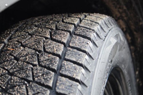 Bridgestone Blizzak DM-V2 winter tire review: Still the standard