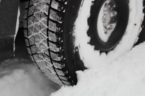 Bridgestone Blizzak DM-V2 winter tire review: Still the standard