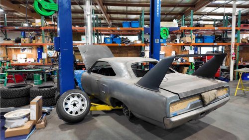 Plymouth, 1970 Plymouth Superbird restomod gets Hellcat Hemi engine
