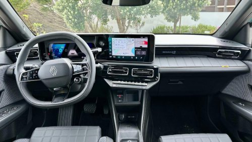 Probamos el Renault 4 eléctrico, más de 1.500 km en invierno con el hermano SUV del R5