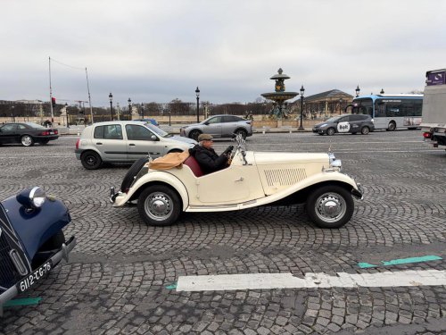 Check out all the cool cars of La Traversee de Paris