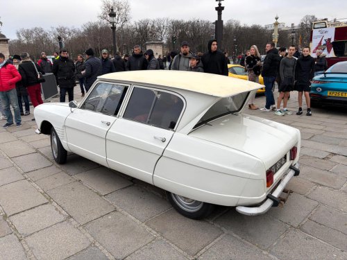 Check out all the cool cars of La Traversee de Paris