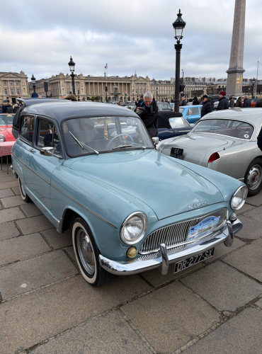 Check out all the cool cars of La Traversee de Paris