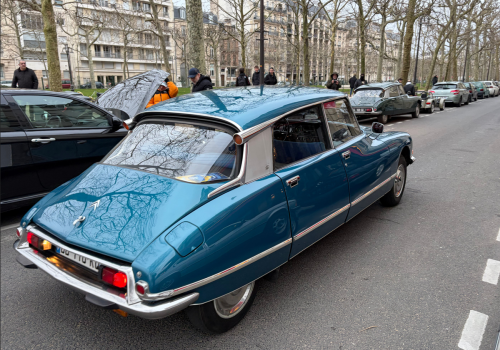 Check out all the cool cars of La Traversee de Paris