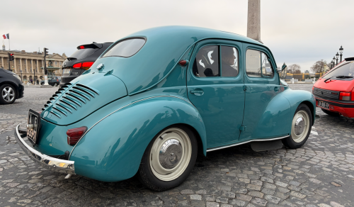 Check out all the cool cars of La Traversee de Paris