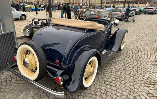 Check out all the cool cars of La Traversee de Paris