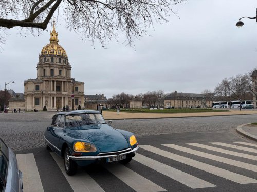 Check out all the cool cars of La Traversee de Paris