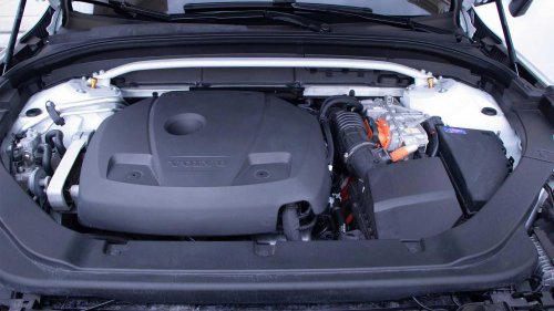 The used luxury hybrid SUV that everyone’s overlooking