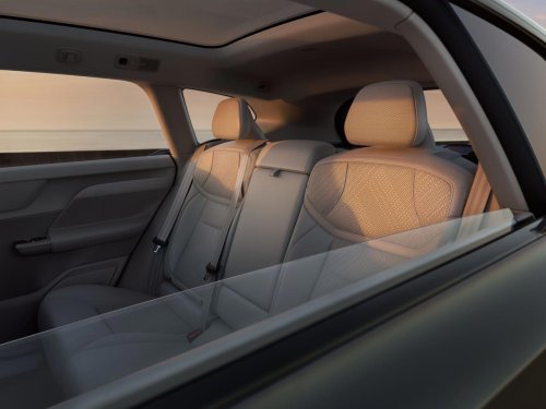 Volvo, El embajador de Suecia y el CEO de Volvo destapan en Madrid el nuevo Volvo EX60