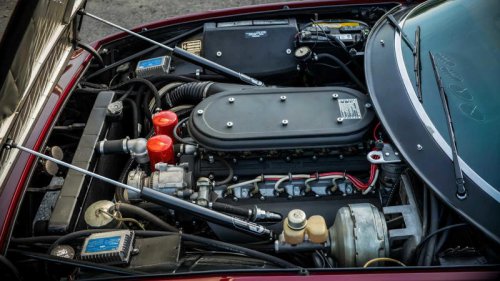 The fastest car from the ‘60s that came equipped with a manual gearbox