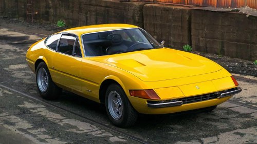 The fastest car from the ‘60s that came equipped with a manual gearbox