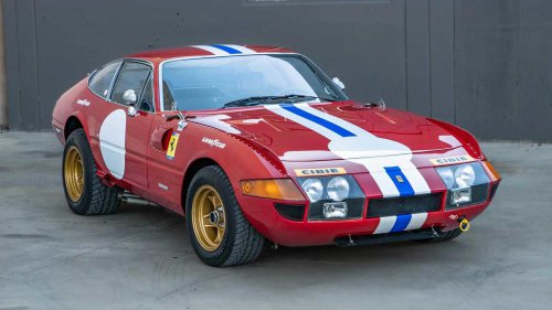 The fastest car from the ‘60s that came equipped with a manual gearbox