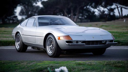 The fastest car from the ‘60s that came equipped with a manual gearbox