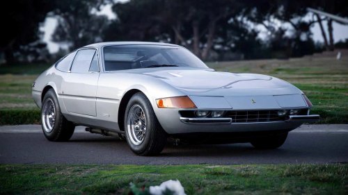 The fastest car from the ‘60s that came equipped with a manual gearbox