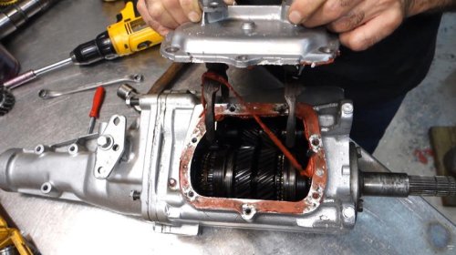 What's the difference between the Muncie M20, M21, and M22 transmissions?