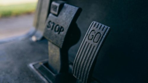 10 signs you're a better driver than you think &amp; 10 that prove you're not