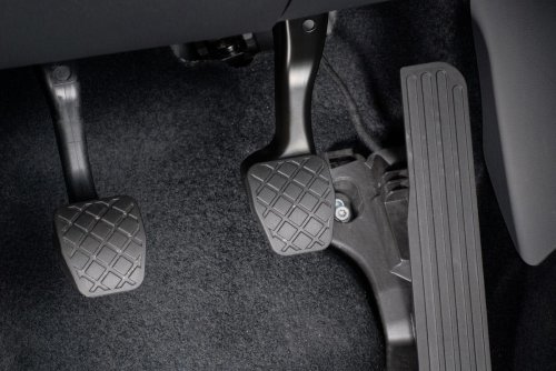 Estos malos hábitos al volante dañan la mecánica de tu coche y seguro que cometes alguno