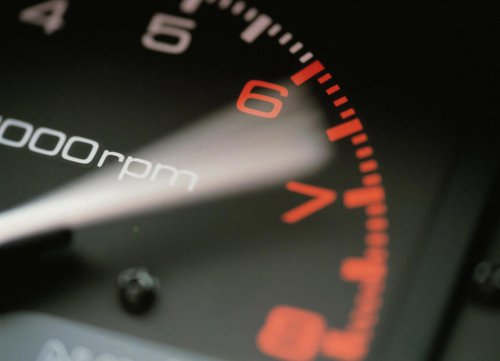 Estos malos hábitos al volante dañan la mecánica de tu coche y seguro que cometes alguno
