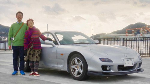 80-year-old woman donates her 25-year-old manual RX-7 to Mazda