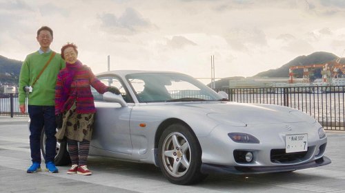 Mazda, 80-year-old woman donates her 25-year-old manual RX-7 to Mazda
