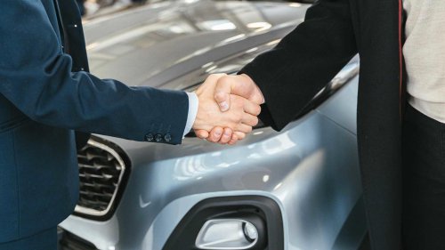Feds want good car dealerships to narc on the bad ones