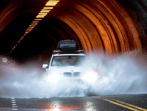 ‘Aquaplaning’: el fenómeno que hace perder el control del coche bajo la lluvia y que cada año causa miles de incidentes