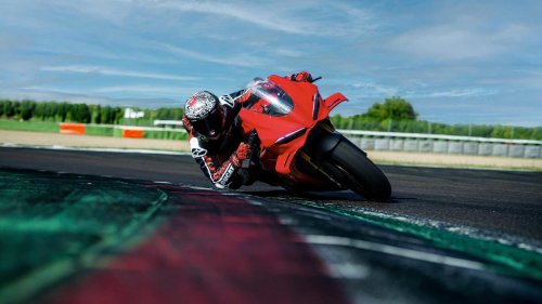 The sportbike that combines precision, stability, and confidence