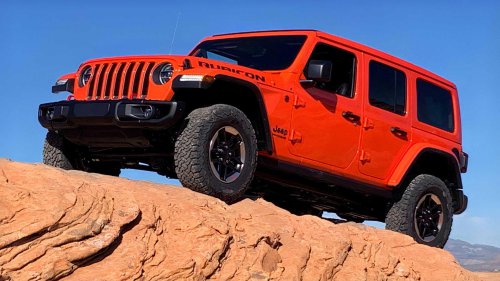 Only 2 SUVs left with a manual transmission in 2026