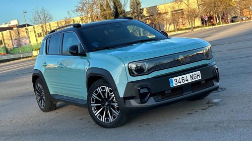 Probamos el Renault 4 eléctrico, más de 1.500 km en invierno con el hermano SUV del R5