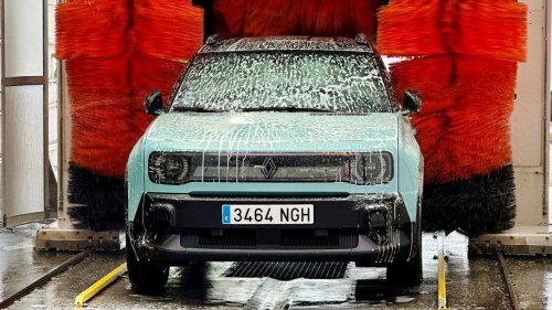 Probamos el Renault 4 eléctrico, más de 1.500 km en invierno con el hermano SUV del R5