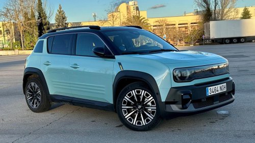 Probamos el Renault 4 eléctrico, más de 1.500 km en invierno con el hermano SUV del R5