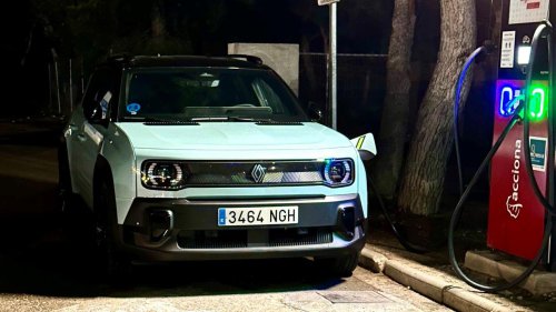 Probamos el Renault 4 eléctrico, más de 1.500 km en invierno con el hermano SUV del R5