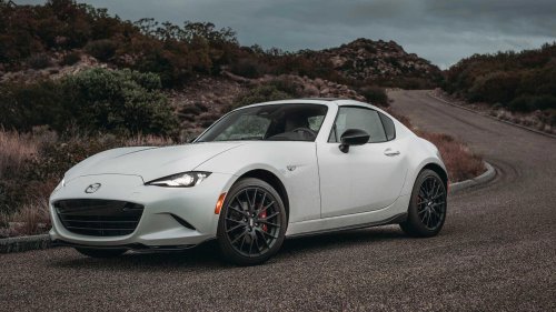 7 sports cars that offer a manual transmission at no extra cost