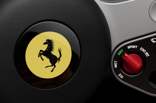 Ferrari revela el nombre y el interior de su primer coche eléctrico